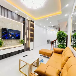 BÁN NHÀ GẦN ĐẠI HỌC BÁCH KHOA, 40M, 5T, OTO ĐỖ CỬA, Ở NGAY, CHỈ 5 TỶ