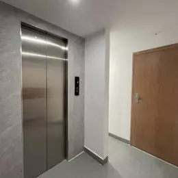 Bán nhà Hà Đông 50m ô tô đỗ trong nhà ,có  thang máy, vị trí đẹp , giá 10 tỷ