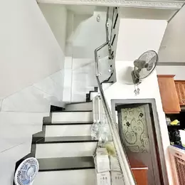 MẶT TIỀN HẺM ĐƯỜNG 3 THÁNG 2 - Q.10 - VỊ TRÍ KINH DOANH - 4 TẦNG - 20M2 - SỔ ĐẸP VUÔNG - HOÀN CÔNG