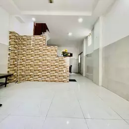 Nhà siêu rẻ - VỊ TRÍ ĐẸP - SỔ VUÔNG A4 - Gần đường Âu Cơ chỉ 3 tỷ 8