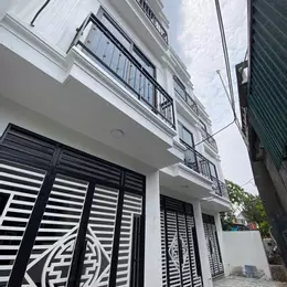 Bán Nhà Trung Tâm Chúc Sơn - Ô Tô Gần - Ở Ngay - Nhà 3 Tầng