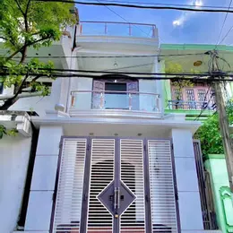 Cho thuê nhà Nguyên Căn, NỘI THÀNH gần chợ tây lộc