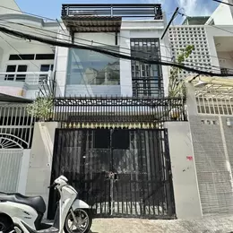 Ngay UBND phường 4 - Hẻm thông xe hơi đỗ cửa - (4.3 x 14)m - BTCT 2 Tầng