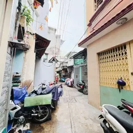 HẺM 3M DT NGANG 4 X 6 M
HƠN 2 TỶ Q4