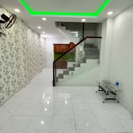 Ngay UBND phường 16 - Hẻm 3m - DT 3.9 x 11m - BTCT 3 Tầng