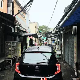 SÁT MẶT TIỀN HẺM XE HƠI 🚗
NGANG 3.1 NỞ HẬU 4 M DÀI 13 M
2,5 T Q4 CHỈ 95 TRIỆU M