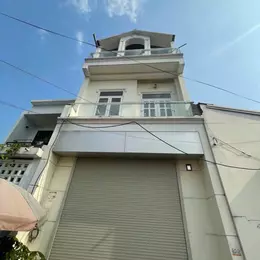 NGỘP SÂU, GẤP NHÀ 3 TẦNG (10X14M) HXH SÁT MẶT TIỀN LÊ VĂN KHƯƠNG, Q12.