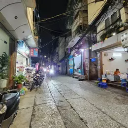 BÁN NHÀ PHÚC TÂN, HOÀN KIẾM. MẶT TIỀN 10M RỘNG THOÁNG. NHÀ 40M 4 TẦNG, GẦN ĐƯỜNG ÔTÔ TRÁNH.