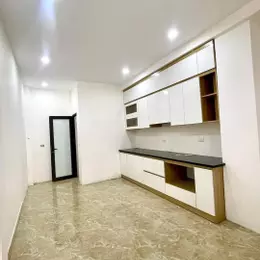 Bán nhà 5 tầng xây mới ,ngõ nông, ô tô gần 32m2 hơn 3 tỷ.