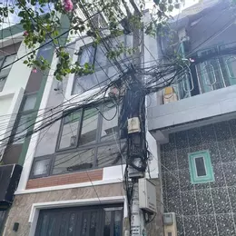 B.án nh.à ngay cầu vượt Nguyễn Kiệm, 1 trệt 2 lầu, hẻm xe hơi 6m, giá chỉ 2.99 tỷ