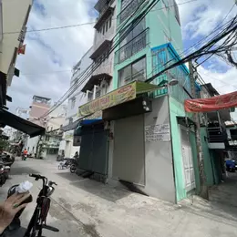 Mặt tiền căn góc đúc 5 tấm Q 4 hơn 2 ,5 tỷ xx XE HƠI TẢI NGAY NHÀ