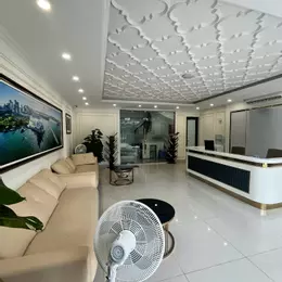 Cho thuê siêu phẩm phố Xuân La, 78m2x 7 tầng, thông sàn, thang máy, nội thất xịn