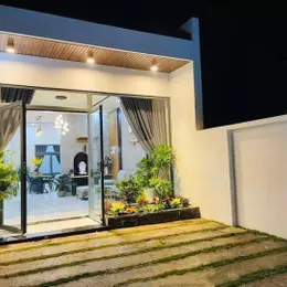 NHÀ MỚI HOÀN CÔNG THIẾT KẾ SANG TRỌNG . GIÁ CẢ HỢP LÍ