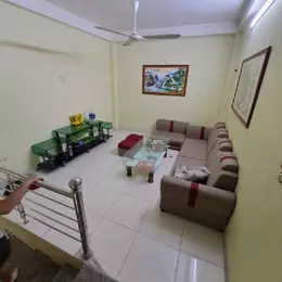 Nhà 2 tầng, đối diện Vinhomes, HXH , 85m2, không QH, gần MT