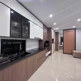 Chính chủ cho thuê căn 1N1K 50m đầu ngõ 140 Trần Duy Hưng. có ban công và máy giặt riêng