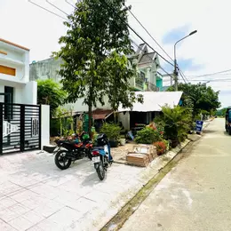 💥 Bán gấp căn nhà cấp 4 mới xây DT 4x18 riêng gần ngay trục 16 liên hệ em xem chi tiết.