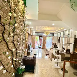 Cho thuê nhà đẹp gần 29/3 hoà xuân ,new 100% full nội thất cao cấp. Có sân vườn