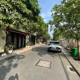 Bán gấp 5,5 tỷ ,80m2 quận 10 ,2 tầng , Hẻm to x , gần Đại Học Bách Khoa