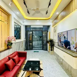 Ngay Công Viên Phường 11 - Gần HXH - DTCN 40m2 - BTCT 3 Tầng