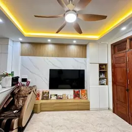 BÁN NHÀ KĨM MÃ 36M2- GIÁ NHỈNH 5.35 TỶ- Ô TÔ CÁCH NHÀ 10M