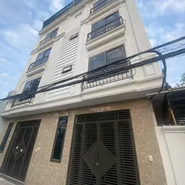 TIN THẬT! Nhà 4,5 tầng, full nội thất, cách 1 nhà ra ô tô tránh,ở luôn
