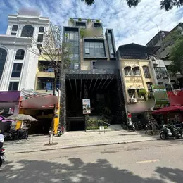 MẶT PHỐ ĐỘI CẤN BA ĐÌNH - TOÀ VĂN PHÒNG - KINH DOANH - MẶT TIỀN LỚN - VỈA HÈ RỘNG - THUÊ