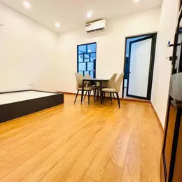 Bán tập thể Núi Trúc, Ba Đình, tầng 5, chỉ hơn 2 tỷ, nhà mới đẹp thoáng sạch ở ngay