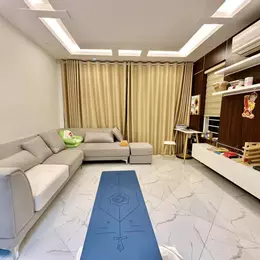 Bán nhà phố 8/3, Hai Bà Trưng 31m, 5 tầng. Giá: 6.2 tỷ