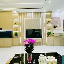 CHỊ Gái NHỜ BÁN GẤP NHÀ 
 HOÀ  BÌNH HAI BÀ TRƯNG 30M2 x 4  TẦNG  NHỈNH 5.35 tỷ  

Trung tâm quân