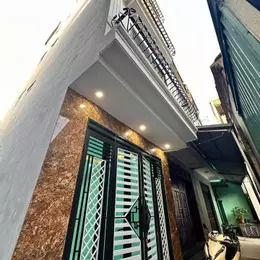 Bán gấp nhà 5 tầng ở Xuân Phương, 100m ra Ngã Tư Canh ô tô đỗ ngay cạnh nhà, gần ĐH Đông Á