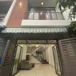 Bán nhà MT 3 tầng 40 nguyễn văn thủ, ngang 5m, Hướng Nam đối diện công viên.  Full nội thất.