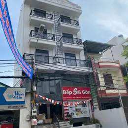 Bán nhà dịch vụ 136m2, 5 tầng 1 thượng, 900m2 sử dụng, vị trí đắc địa, đã được mời 20 tỉ.