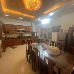 Bán Nhà Hoàng Hoa Thám 42M2-GIÁ NHỈNH 6.5 TỶ- LÔ GÓC - GẦN PHỐ - NGÕ THOÁNG