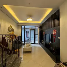 CĂN NHÀ TRUNG TÂM NGỌC THUỴ - NGÕ OTO ĐỖ CỔNG - CHỦ NHÀ TẶNG LẠI ĐỒ GẮN TƯỜNG