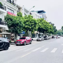 siêu phẩm Lâm Hạ, 97m x 5tầng, mặt tiền 7m, thang máy, gara 4 ôtô, vỉa hè, kinh doanh ngày đêm