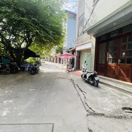 BÁN NHÀ CẤP 4 NGỌC THUỴ , SÁT KHAI SƠN, Ô TÔ TẢI VÀO NHÀ , KINH DOANH