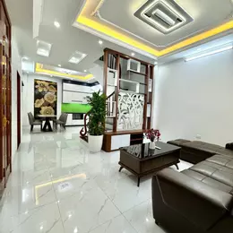 Bán nhà Ngọc Lâm 5 Tầng thông số đẹp-Phân Lô Vỉa Hè Ô Tô Tránh -Kinh Doanh -Ngõ Thông Ô Tô Chạy
