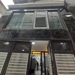 Bán GẤP nhà chính chủ Khương Trung, Thanh Xuân, 3 tầng, 30m2, giá 3.5 tỷ, tiềm năng kinh doanh.