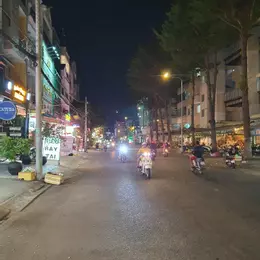 MẶT TIỀN KHU VIP TÊN LỬA, VỊ TRÍ ĐẮC ĐỊA,  KD SẦM UẤT - 5MX18M - 4 TẦNG KIÊN CỐ