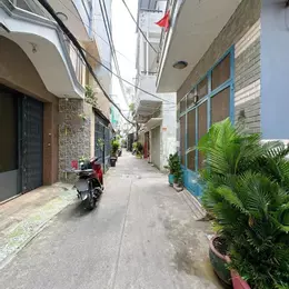 NHÀ ĐẸP XE HƠI ĐỖ CỬA - NƠ TRANG LONG BÌNH THẠNH- GẦN NGÃ BA TRẦN QUÝ CÁP - CẦU BĂNG KY - CHỈ 4.6