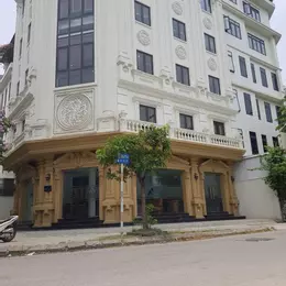 BÁN NHÀ, NGUYỄN PHONG SẮC, PHÂN LÔ 3 THOÁNG, HAI VỈA HÈ, KINH DOANH, VP, 62M2, MT 19M, GIÁ 26,6TỶ.