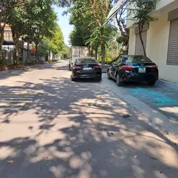 Bán gấp biệt thự 3 tầng, thiết kế hiện đại tại phường Trần Hưng Đạo.Dt=180m2, Mt=10m, giá chỉ 19 tỷ