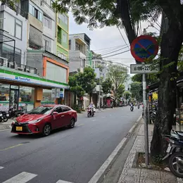 Mặt tiền đường số Vĩnh hội Q,4
5,1 x. 19 m có  50 triệu m