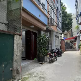 BÁN NHÀ 6T ĐH NGOẠI NGỮ, DT 42M2, KIA MORNING ĐỖ CỬA, GẦN PHỐ, KINH DOANH/Ở, CHỈ 10.6 TỶ