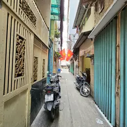 Sát mặt tiền Tôn Đản Q 4
Ngang 8 dài 9.1 m
Giá 51 TRIỆU  m