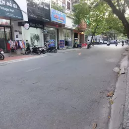 Bán gấp nhà Phố Lê Đại Hành,  2 mặt tiền, DT=83,2m2, MT=5m, giá nhỉnh hơn 11 tỷ