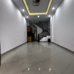 CĂN NHÀ ĐẸP, NGÕ THÔNG, CÁCH 40m RA ĐƯỜNG OTO - KHU VIP GIA THUỴ 
nhà đẹp, ngõ thông các ngả, tặng