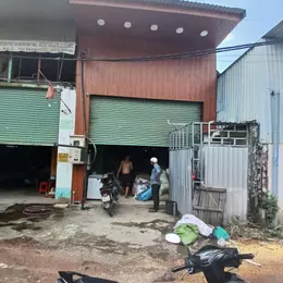 Gia đình kẹt tiền trả ngân hàng cần bán cái kho hẻm 8m thông 815/10/5 hương lộ 2 p bình trị đông a