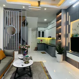 Bán gấp nhà Bạch Mai . DT 35m2 , MT 4,1m. Cách mặt phố trăm m. Giá chỉ 5,25tỷ