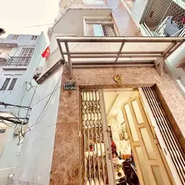 Bán nhà phố chính chủ vị trí đẹp trung tâm quận 1